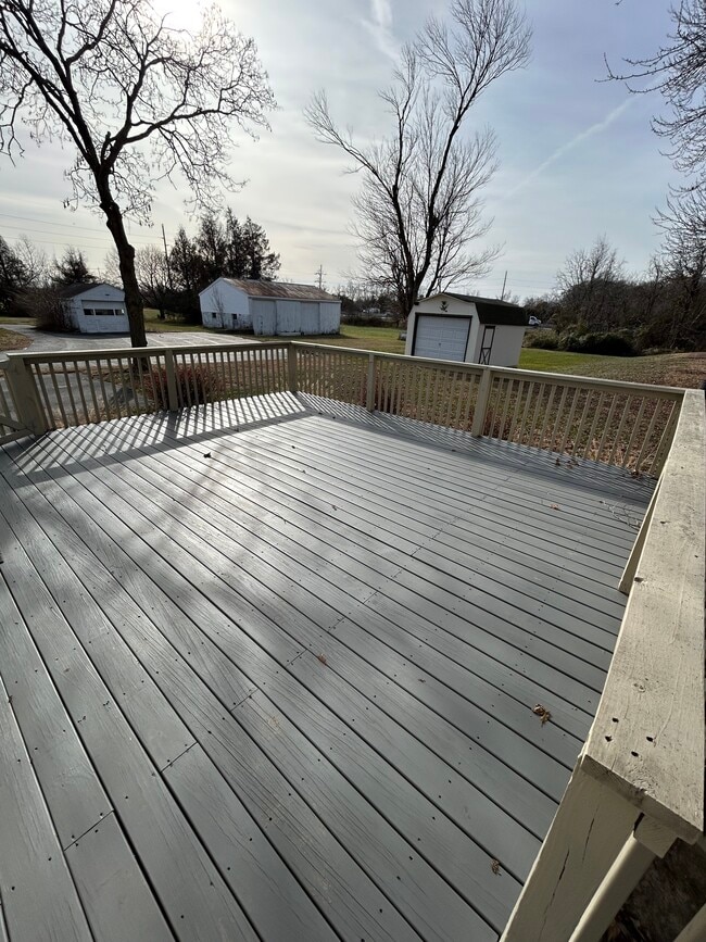 Building Photo - 1284 S Bay Rd