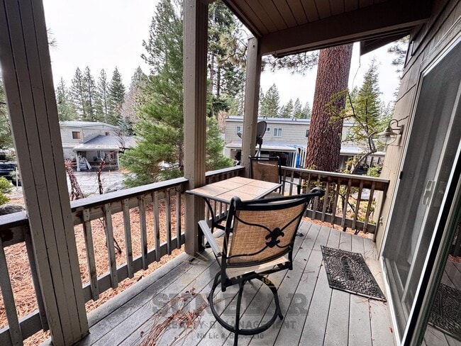 Building Photo - 2 Bedroom Furnished Condo in Incline w Carport (IM8)