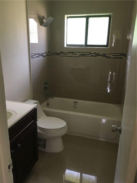 Building Photo - 4231 SW 55th Ave
