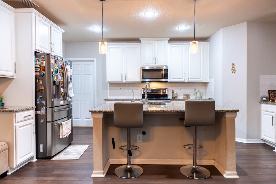 Building Photo - 19376 Roseate Dr