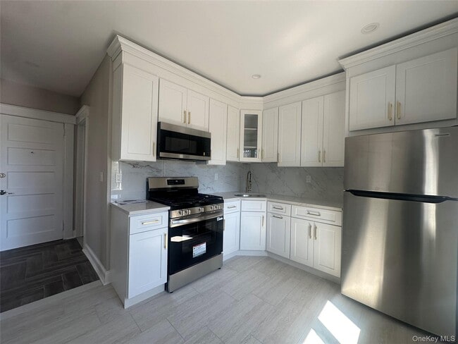 Building Photo - 55 Sea Cliff Ave