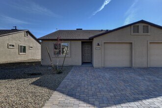 Building Photo - 3013 N Corrine Dr