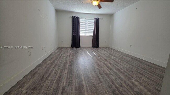 Building Photo - 5011 Wiles Rd