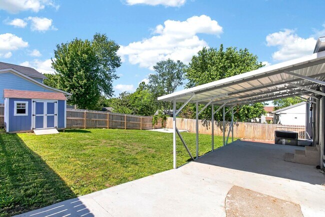 Building Photo - 3153 Towne Village Rd