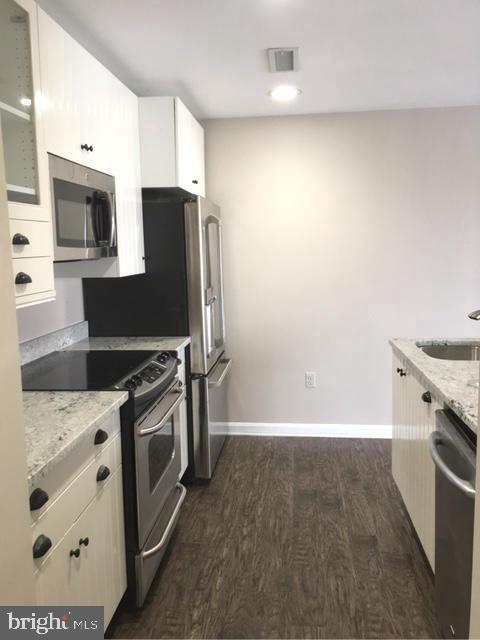 Building Photo - 2702 Lighthouse Point E