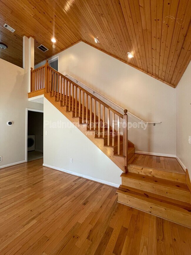 Building Photo - 265 Hound Dog Ln