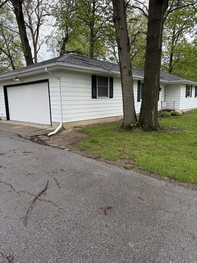 Building Photo - 2316 Lima Ln