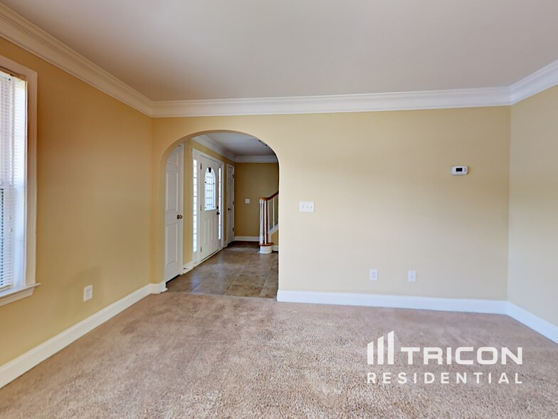 Building Photo - 6612 Destiny Dr SE