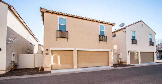 Building Photo - This home has everything that you are looking for!