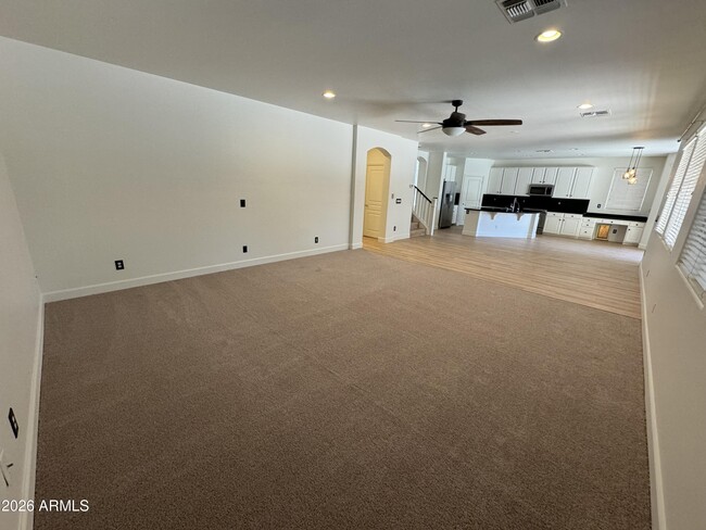 Building Photo - 1127 W Mesquite St