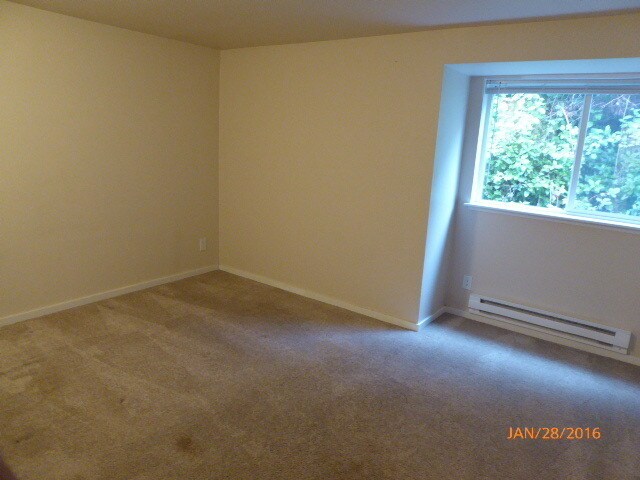 Building Photo - 3 Bed 2 Bath Condo in Factoria
