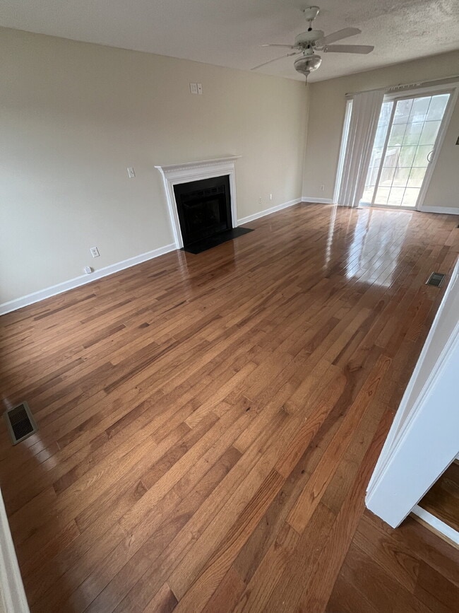 Building Photo - 145 Fiddlers Run Ct