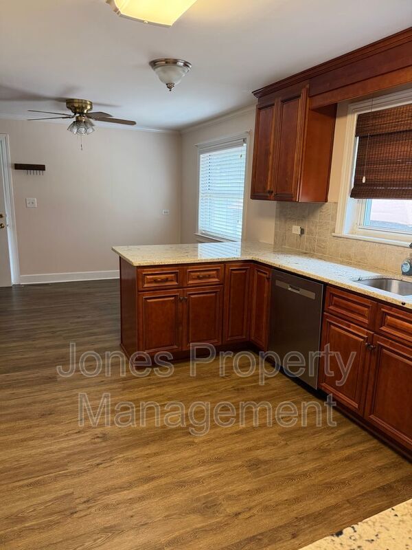 Building Photo - 1048 Shuping Mill Rd