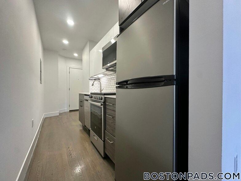 Building Photo - 44A Joy St