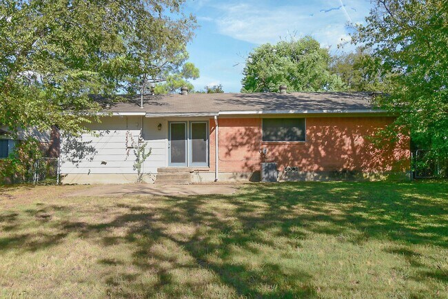 Building Photo - 6508 Finch-House