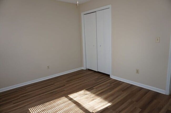 Building Photo - Orange Park - 2/2 flat