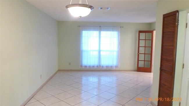 Building Photo - 9402 Towerstone Dr