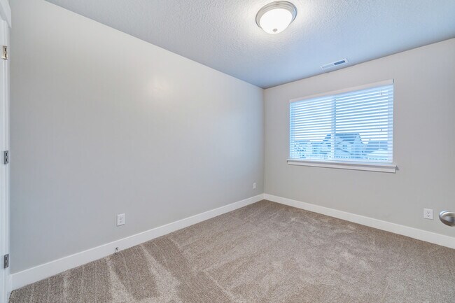 Building Photo - 4084 W 1650 N