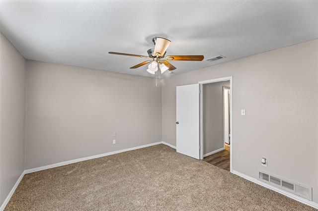 Building Photo - 221 Asbury Dr