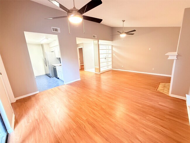Building Photo - 12755 Mill Ridge Dr