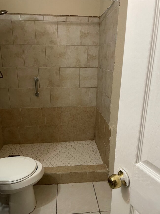 Building Photo - 419 Fisher St