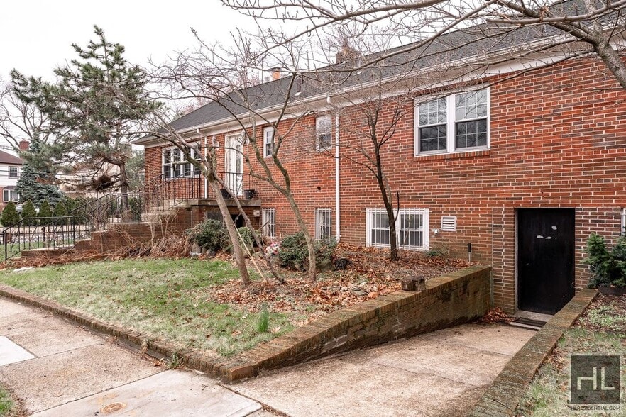 Building Photo - 188 STREET