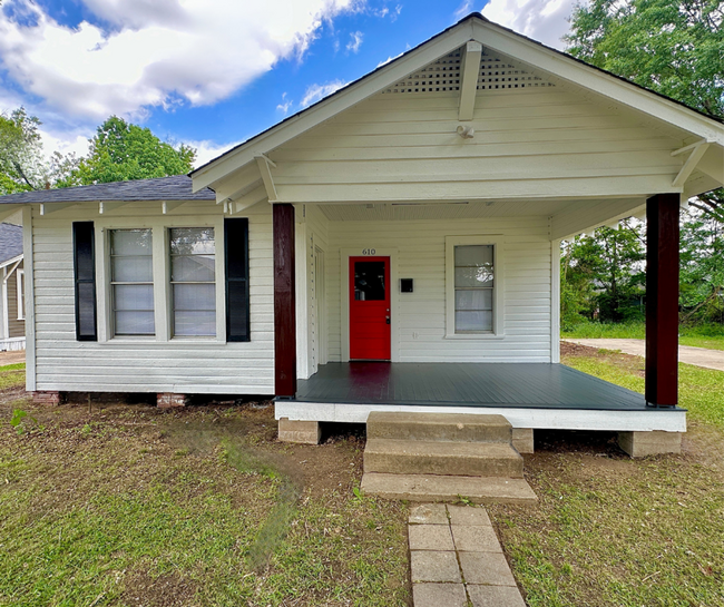 Primary Photo - 610 N 5th St