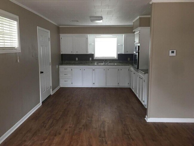 Building Photo - 1128 Grand Caillou Rd
