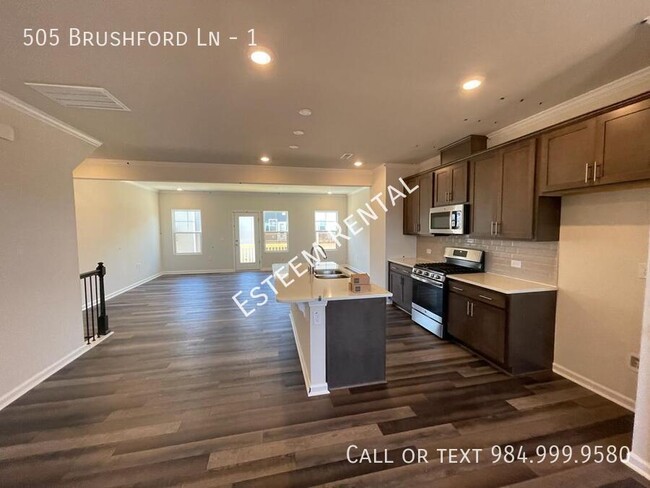 Building Photo - 505 Brushford Ln