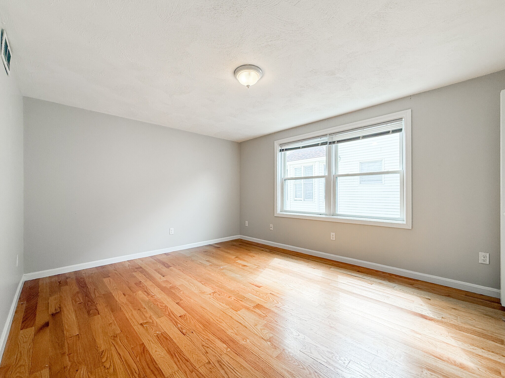 Building Photo - 34 Lonsdale St