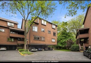 Building Photo - 27 Marina Ky