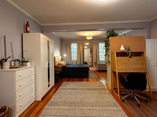 Building Photo - 29 University Cir