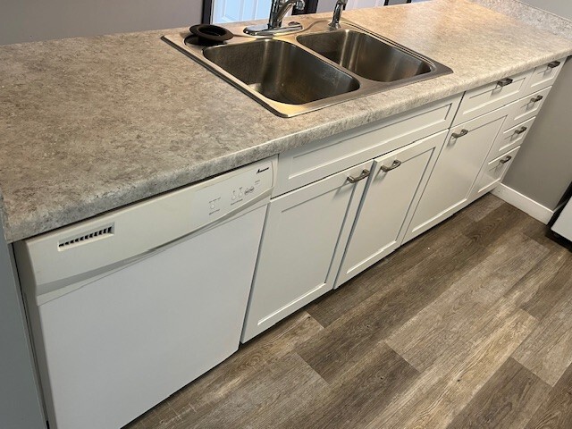 Dishwasher - 728 1st Ave SW