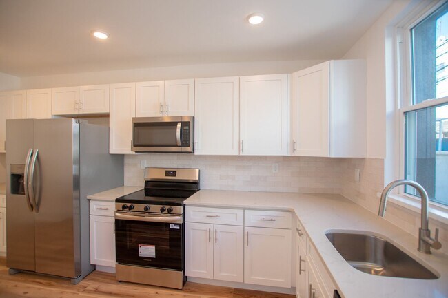 Building Photo - Renovated South Philadelphia Rowhome