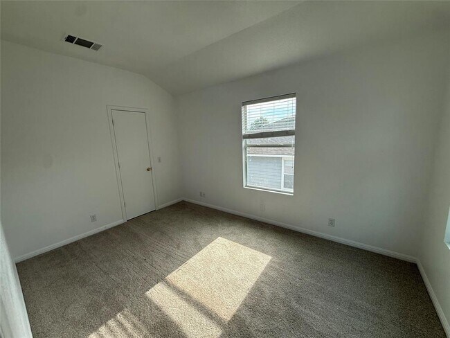 Building Photo - 9204 Magna Carta Loop