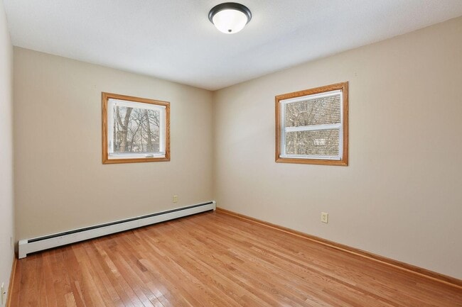 Building Photo - Updated 2 Bedroom with Hardwood Floors!