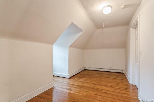 Building Photo - 80 Broadway