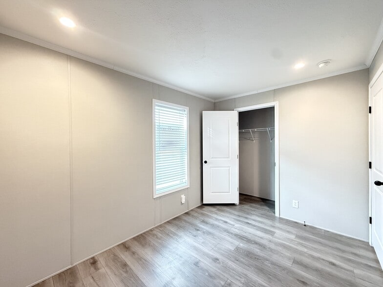 Building Photo - 29649 Cambridge Ct