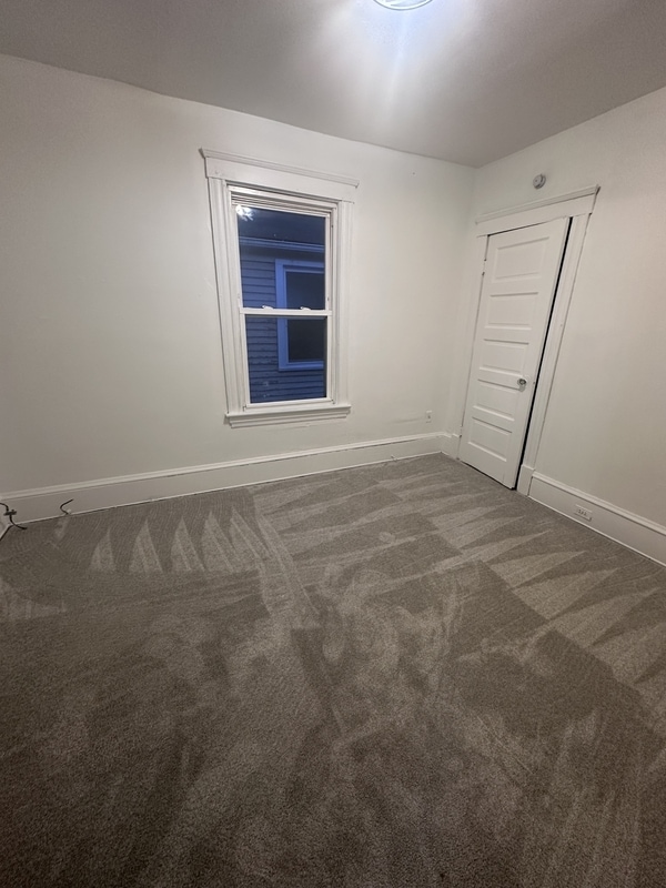 Building Photo - 9415 Edmunds Ave