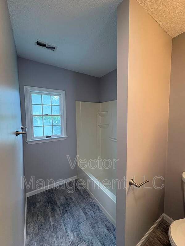Building Photo - 2842 Dixwell Ave