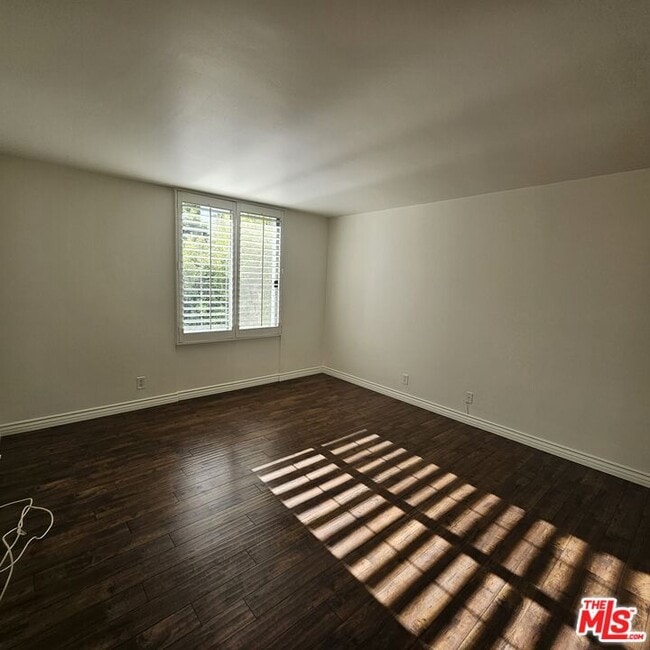 Building Photo - 2170 Century Pk E