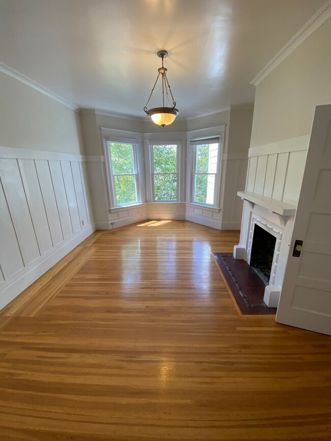 Building Photo - Lovely 2-bedroom Condo in Cole Valley - Ex...