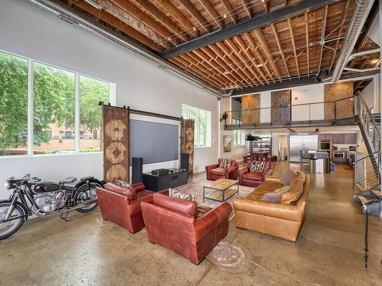 Building Photo - 1290 Snelling Ave N