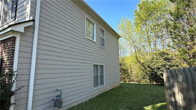 Building Photo - 205 Foe Creek Ct