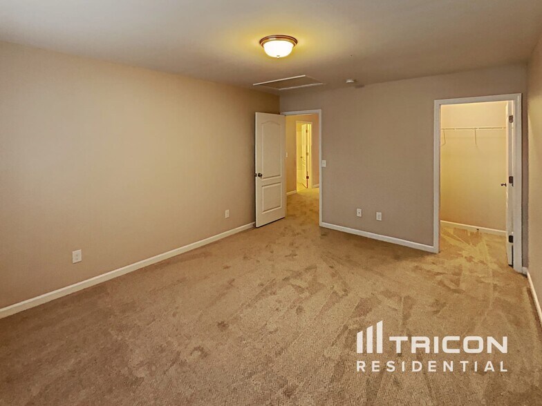 Building Photo - 5766 Woodside Forest Trail