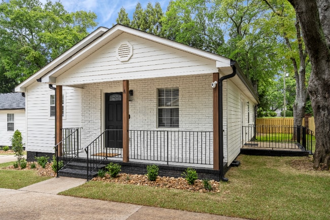 Primary Photo - 4 Amherst Ave