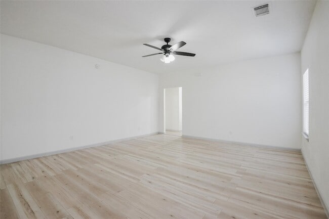 Building Photo - 6627 Stonecross Creek Ln