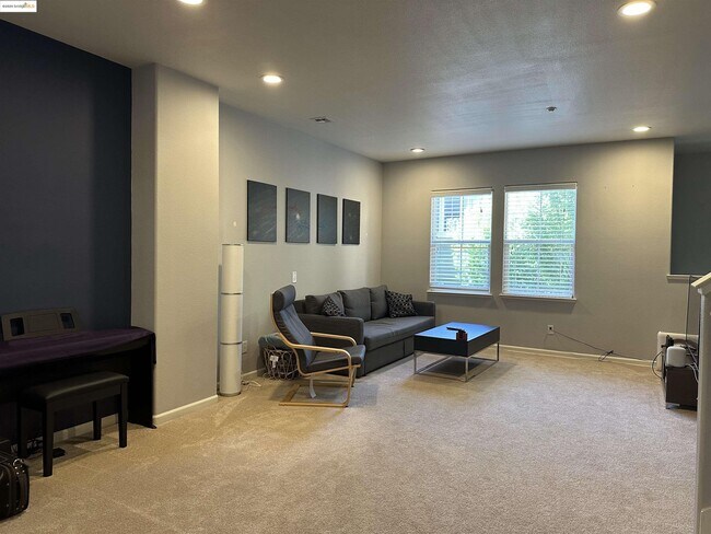 Building Photo - 430 Adeline Ave