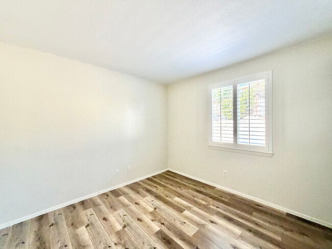 Building Photo - Spacious 5 Bedroom Redhawk Home with LARGE Loft & Backyard in Prime Location