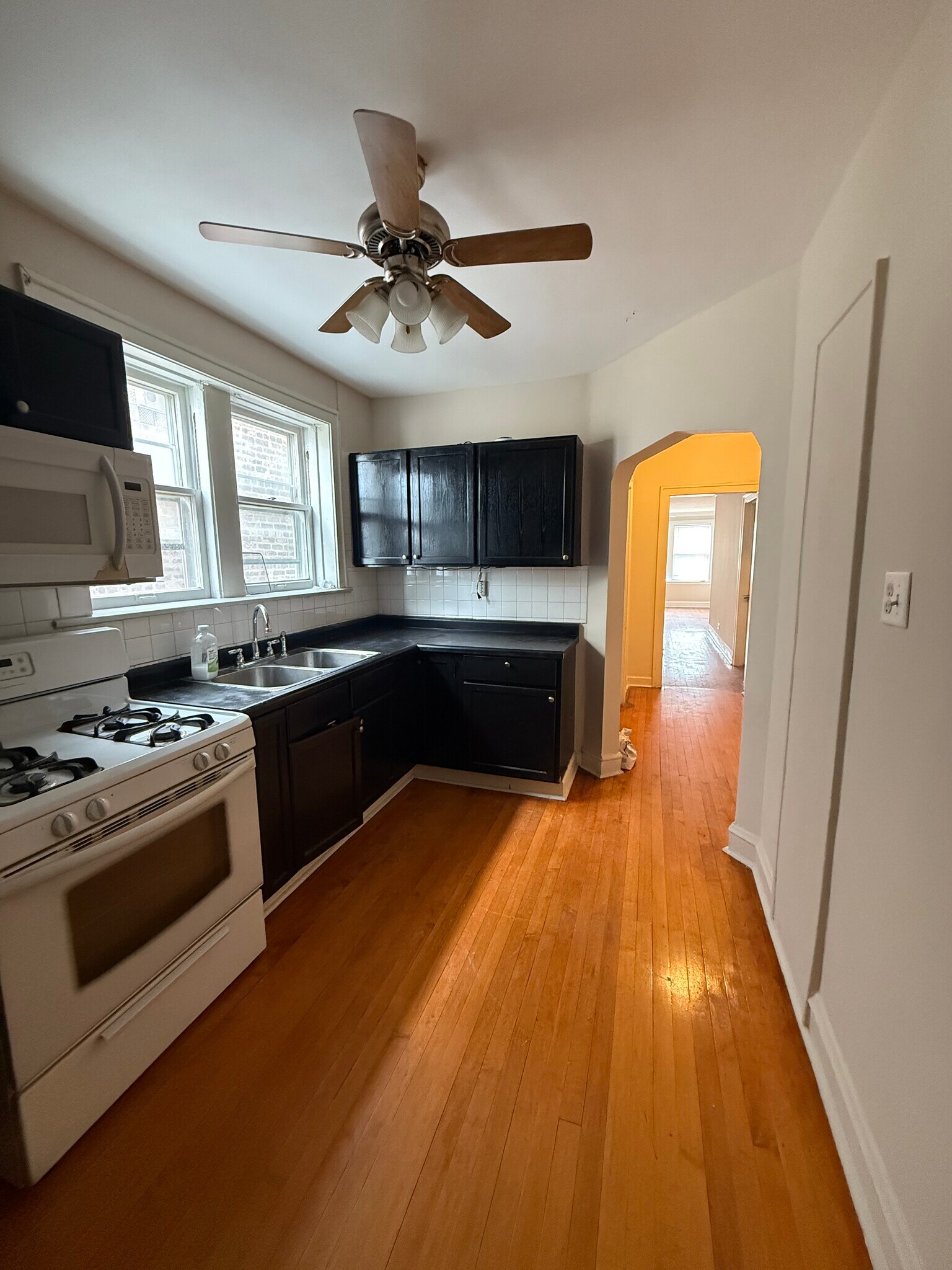 Building Photo - 5207 S Artesian Ave